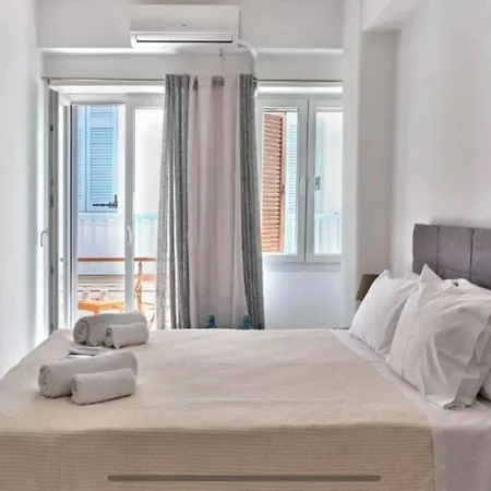 Paroikia Pebble * Paro